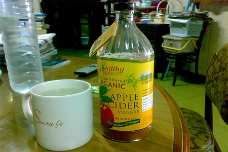 apple cider vinegar from flickr.com image